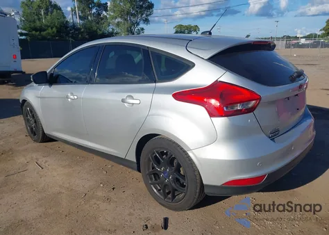 2016 Ford Focus Se z USA, uszkodzony, nr VIN 1FADP3K20GL326621